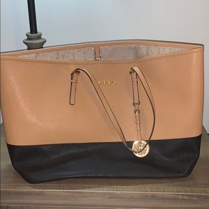 Micheal Kors tote bag